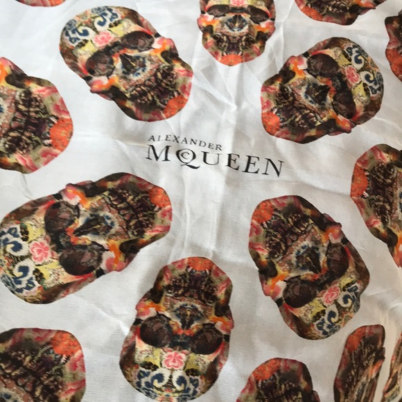 Alexander McQueen Accessories - Alexander McQueen Scarf